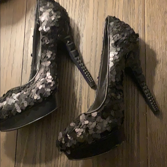 Rachel Roy black sequin platform heels - Picture 4 of 5